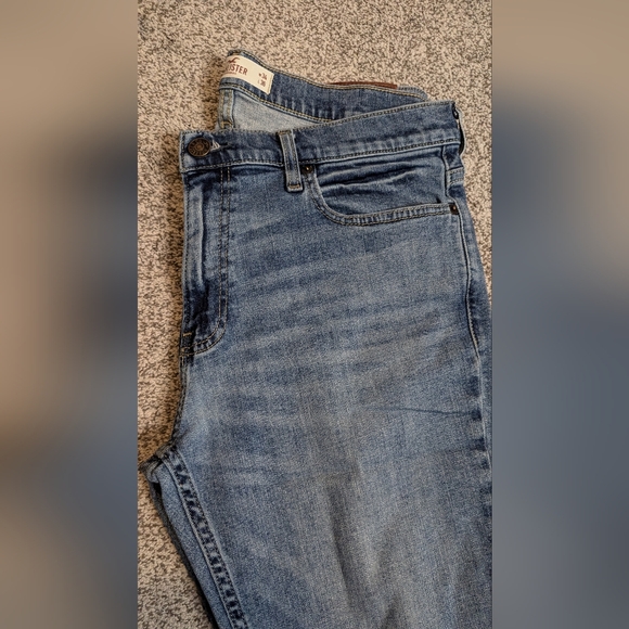 Men's Hollister Slim Straight Epic Flex Jeans. Light Wash. Size is W34 L… - Picture 3 of 12
